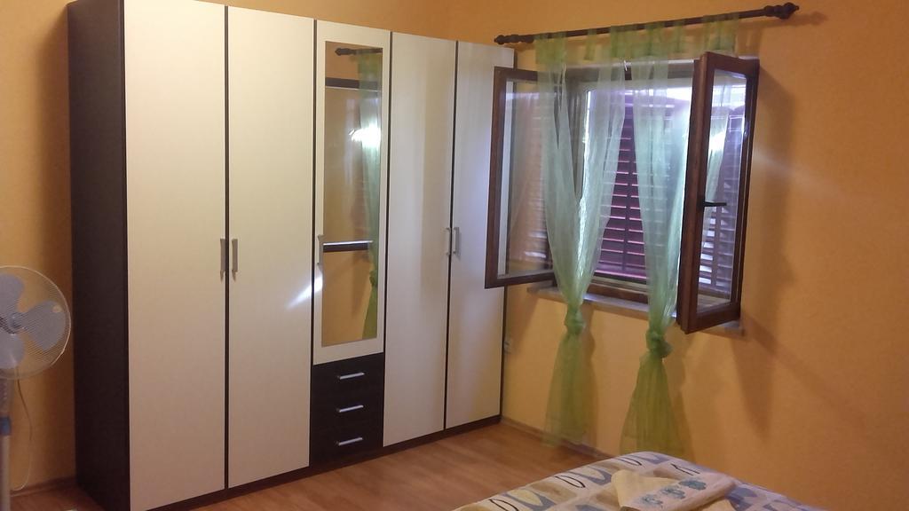 Corry 1 Daire Ravni Dış mekan fotoğraf
